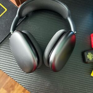 Apple Over-Ear Headphones - Black